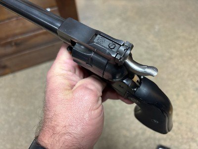 RUGER SINGLE-SIX CONVERTIBLE 22LR - 22 MAG - Image 5 of 7