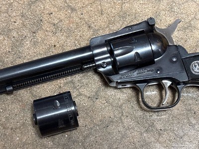 RUGER SINGLE-SIX CONVERTIBLE 22LR - 22 MAG - Image 3 of 7