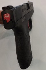 SMITH & WESSON M&P40 SHIELD .40 S&W - Image 10 of 12