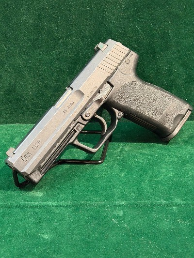 HECKLER & KOCH USP-45 .45 ACP - Image 1 of 2