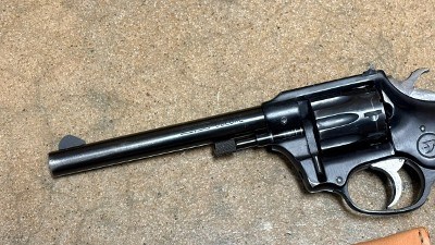 HIGH STANDARD SENTINEL DELUXE R-107 .22 LR - Image 4 of 8