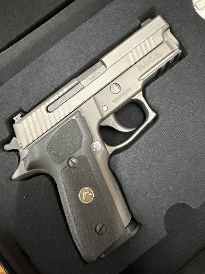 SIG SAUER P229 LEGION .40 S&W - Image 3 of 8