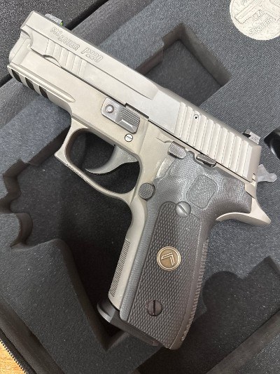 SIG SAUER P229 LEGION .40 S&W - Image 4 of 8