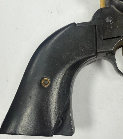 HERITAGE ARMS ROUGH RIDER .22 LR - Image 2 of 15