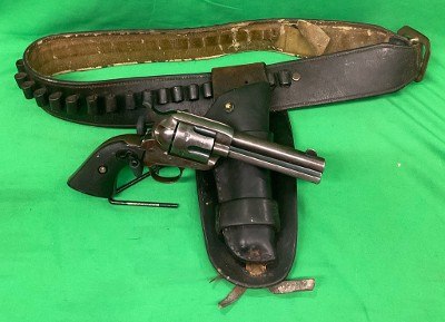 COLT SINGLE ACTION ARMY .38-40 WIN - Image 1 of 19