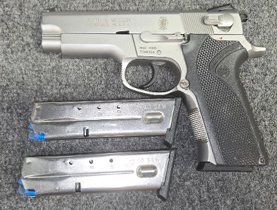 SMITH & WESSON 4006 .40 CALIBER - Image 3 of 5