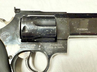 TAURUS RAGING BULL .44 MAGNUM - Image 3 of 13