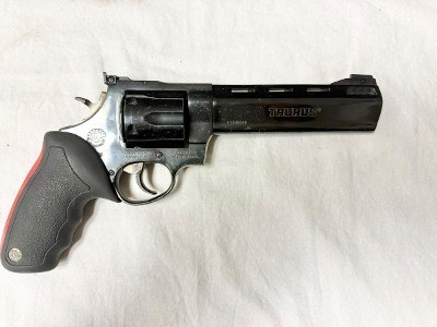 TAURUS RAGING BULL .44 MAGNUM - Image 2 of 13