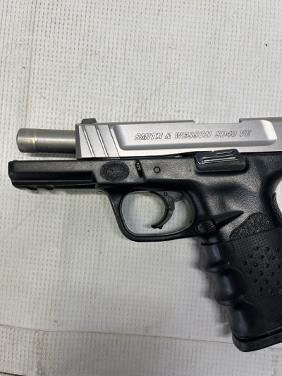 SMITH & WESSON SD40VE 40 Smith & Wesson - Image 8 of 10