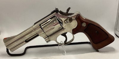 SMITH & WESSON 586 no dash .357 MAG - Image 1 of 4