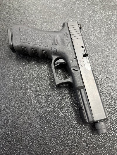 GLOCK Glock 17 Gen 3 9MM LUGER (9x19 PARA) - Image 3 of 7