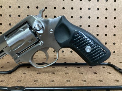 RUGER SP101 .357 MAG - Image 6 of 10