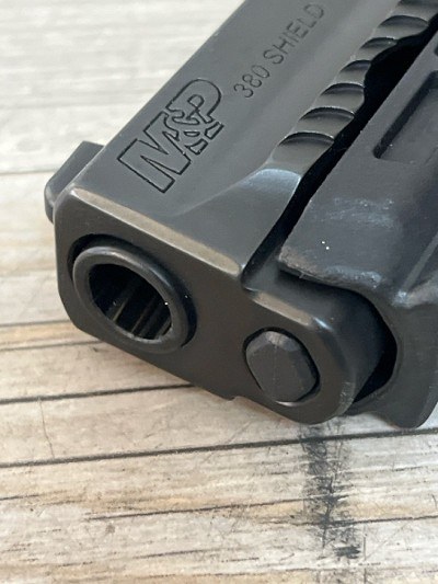 SMITH & WESSON M&P 380 SHIELD EZ .380 ACP - Image 5 of 8