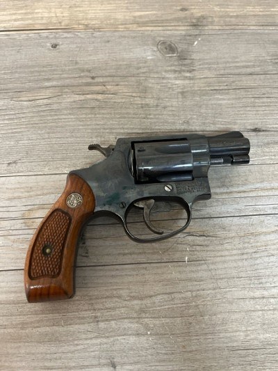 SMITH & WESSON 36-2 .38 S&W - Image 2 of 9