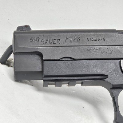 SIG SAUER P226R .40 S&W - Image 2 of 25