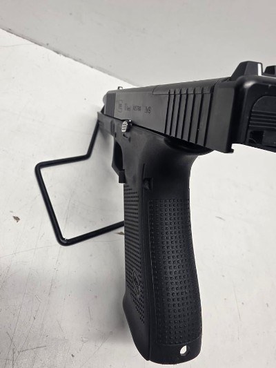 GLOCK 17 GEN 5 9MM LUGER (9x19 PARA) - Image 5 of 11