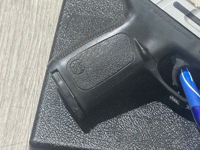 SMITH & WESSON SD40 VE .40 S&W - Image 9 of 10