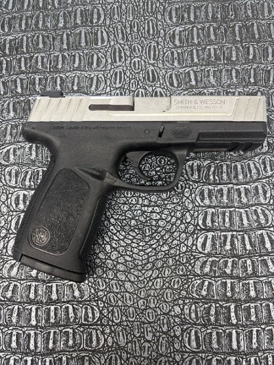 SMITH & WESSON SD40VE 40 Smith & Wesson - Image 1 of 4