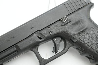 GLOCK 22 .40 S&W - Image 15 of 21