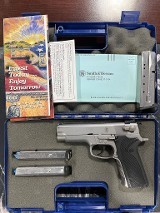 SMITH & WESSON Model 4006 .40 S&W - Image 1 of 6