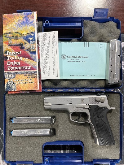 SMITH & WESSON Model 4006 .40 S&W - Image 1 of 6