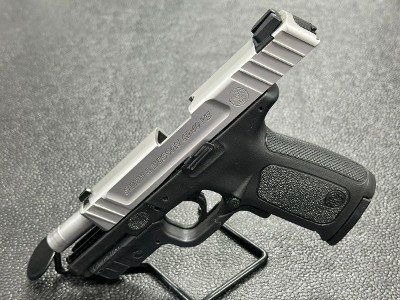 SMITH & WESSON SD40VE 40 Smith & Wesson - Image 3 of 6