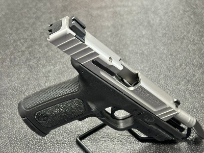 SMITH & WESSON SD40VE 40 Smith & Wesson - Image 4 of 6