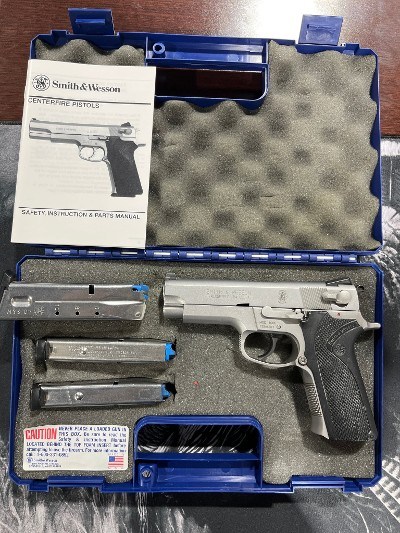 SMITH & WESSON Model 4006 .40 S&W - Image 1 of 6