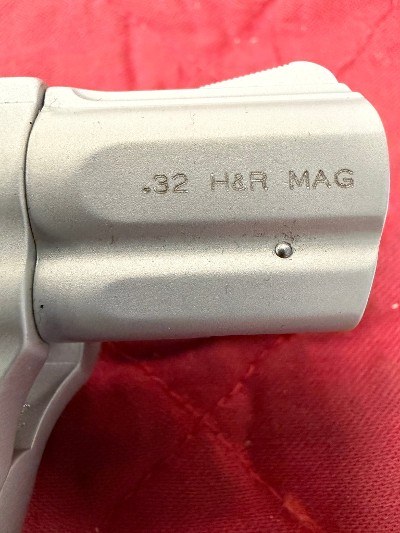 SMITH & WESSON 331 Air Lite.32 H&R MAG - Image 4 of 5