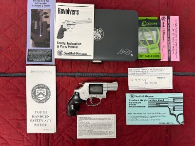 SMITH & WESSON 331 Air Lite.32 H&R MAG - Image 1 of 5