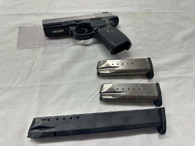 SMITH & WESSON SW 40VE 40 Smith & Wesson - Image 2 of 3