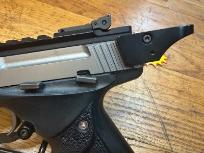 BROWNING Buckmark .22 LR - Image 7 of 10