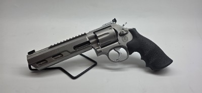SMITH & WESSON 686 .357 MAG - Image 2 of 10