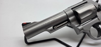 SMITH & WESSON MODEL 69 COMBAT MAGNUM .44 MAGNUM - Image 3 of 8