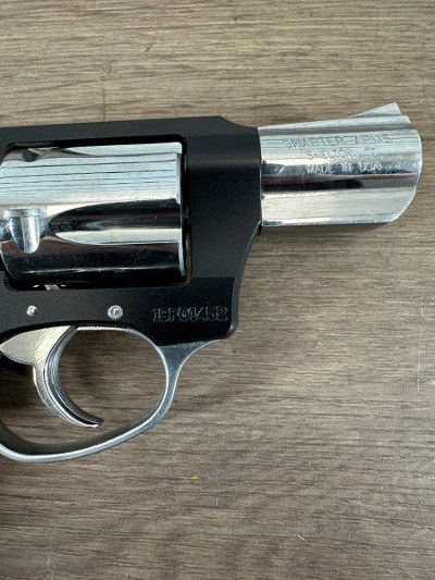 CHARTER ARMS U.C. LITE .38 SPL - Image 6 of 9
