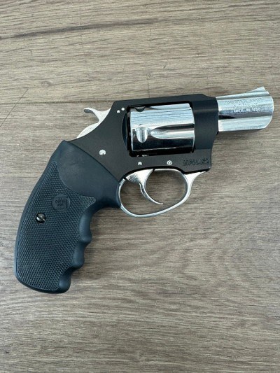 CHARTER ARMS U.C. LITE .38 SPL - Image 4 of 9