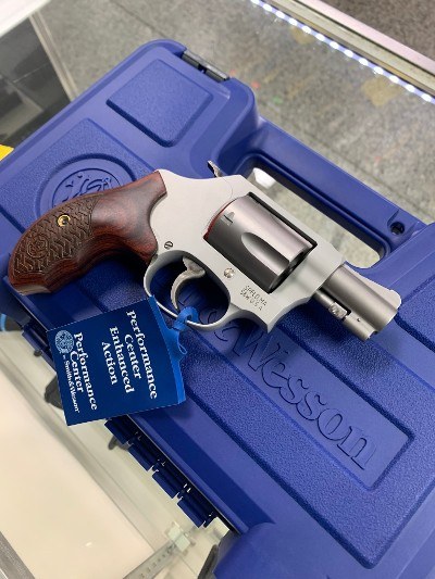 SMITH & WESSON 637 .38 SPL - Image 5 of 6