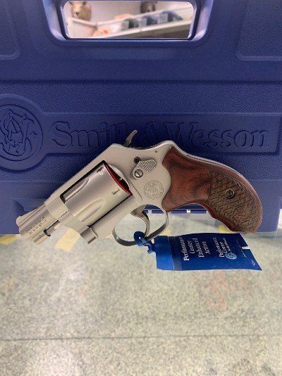 SMITH & WESSON 637 .38 SPL - Image 1 of 6