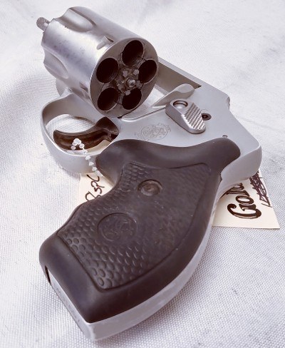 SMITH & WESSON 642-2 airweight .38 SPCL +P - Image 5 of 7