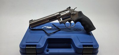 SMITH & WESSON 648 .22 WMR - Image 1 of 10