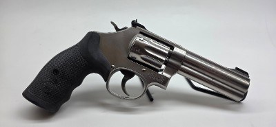 SMITH & WESSON MODEL 617 .22 LR - Image 5 of 10