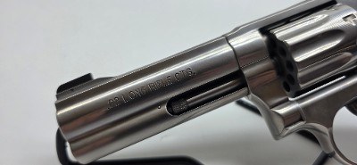 SMITH & WESSON MODEL 617 .22 LR - Image 2 of 10