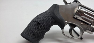 SMITH & WESSON MODEL 617 .22 LR - Image 6 of 10