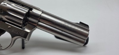 SMITH & WESSON MODEL 617 .22 LR - Image 8 of 10