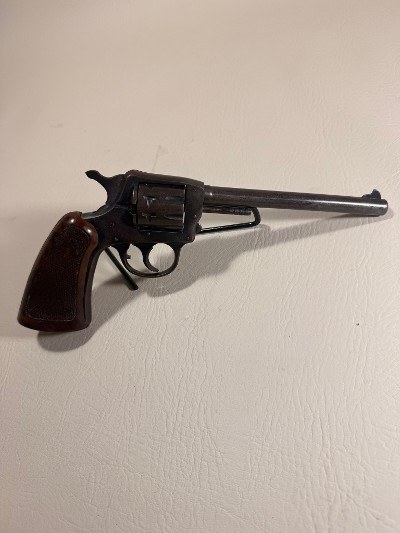 H&R 922 .22 LR - Image 1 of 7