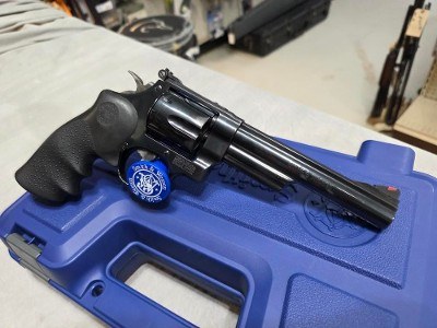 SMITH & WESSON 57 .41 REM MAG - Image 5 of 6
