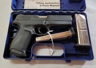 SMITH & WESSON SW9F 9MM LUGER (9x19 PARA) - Image 1 of 8