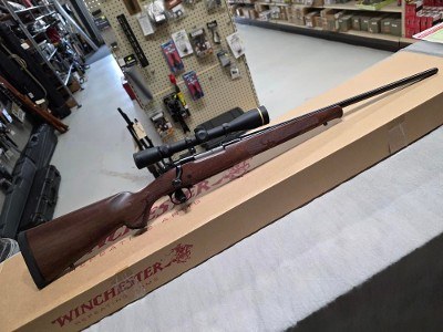 WINCHESTER 70 FEATHERWEIGHT .308 WIN - Image 1 of 8