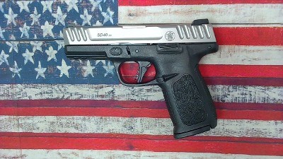 SMITH & WESSON SD40 2.0 40 Smith & Wesson - Image 3 of 9