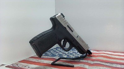 SMITH & WESSON SD40 2.0 40 Smith & Wesson - Image 4 of 9